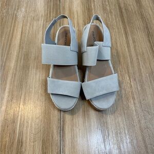 Maurices Women's Gray Sandals